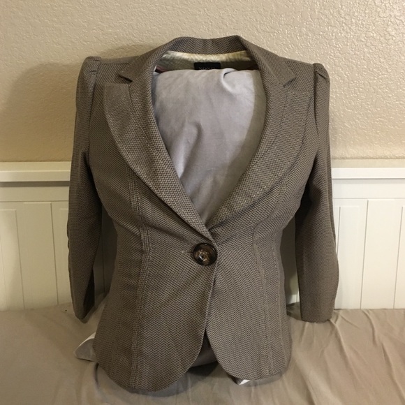 Jacket - Picture 1 of 4