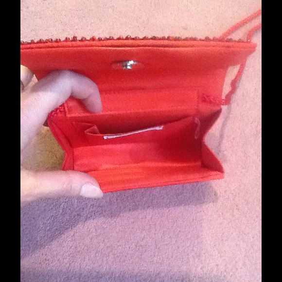 Candy apple red evening bag - Picture 3 of 3