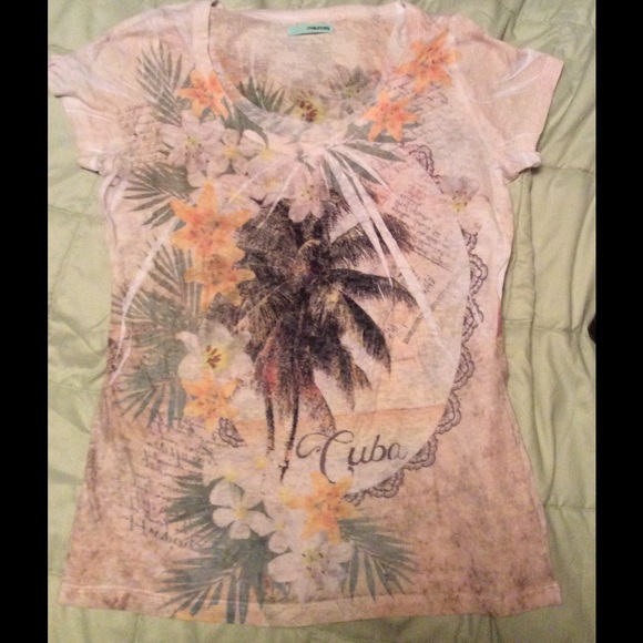 🌻Perfect summer top by Mauries🌻
