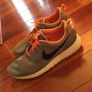 Nike Roshes
