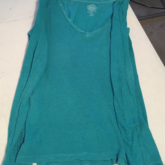 Green long sleeve t-shirt