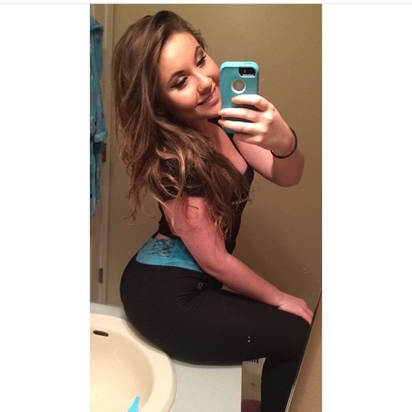 Meet your Posher, Madison - Picture 4 of 4