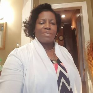 Meet your Posher, Essie