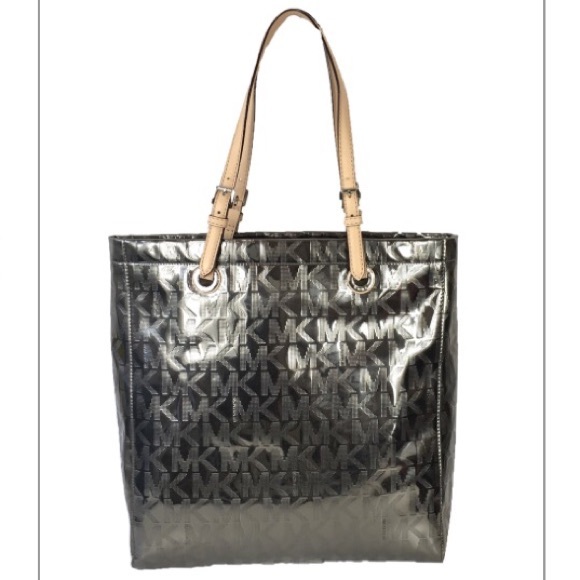 Michael Kors Handbags - Michael Kors Tote