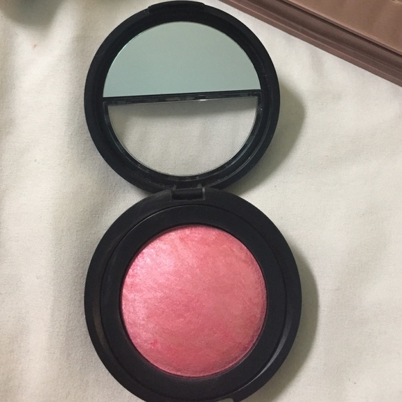 Laura geller blush in peach delight