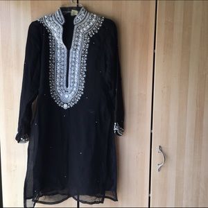 Gorgeous 3-piece traditional Indian clothes