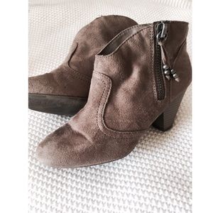 🆕 Steve Madden Booties