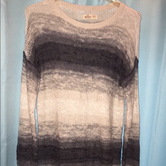oversized grey and white Hollister sweater. - Picture 2 of 3