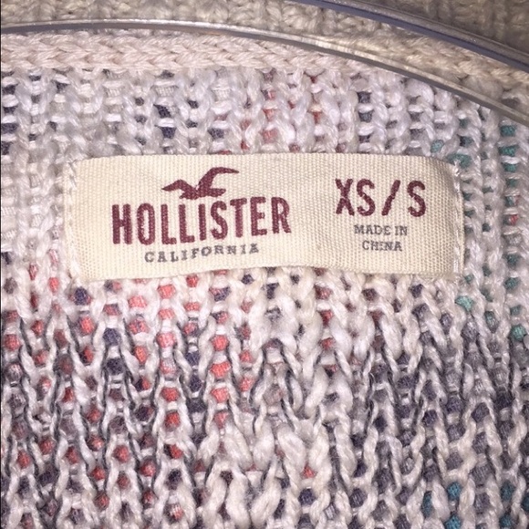 oversized grey and white Hollister sweater. - Picture 3 of 3