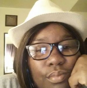 Meet your Posher, Yolanda