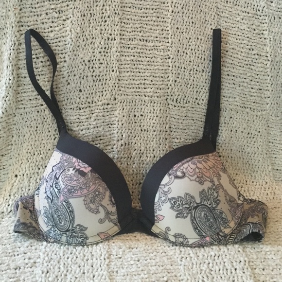 Victoria's Secret Biofit Bra 34B