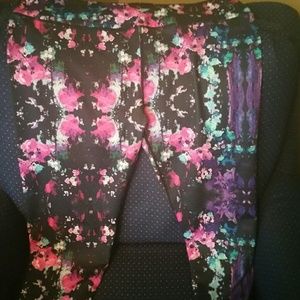 Fabletics brand crop leggings