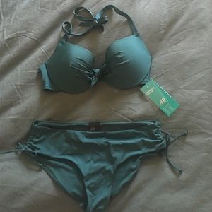 Forest green bombshell bikini