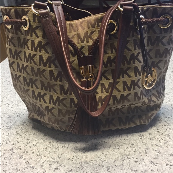 Authentic MK bag- Like New Condition