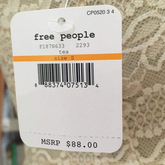 โจBE-YOU-TIFUL Free People lace maxiโจ - Picture 3 of 4