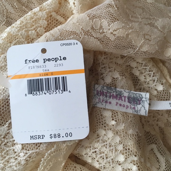 โจBE-YOU-TIFUL Free People lace maxiโจ - Picture 4 of 4