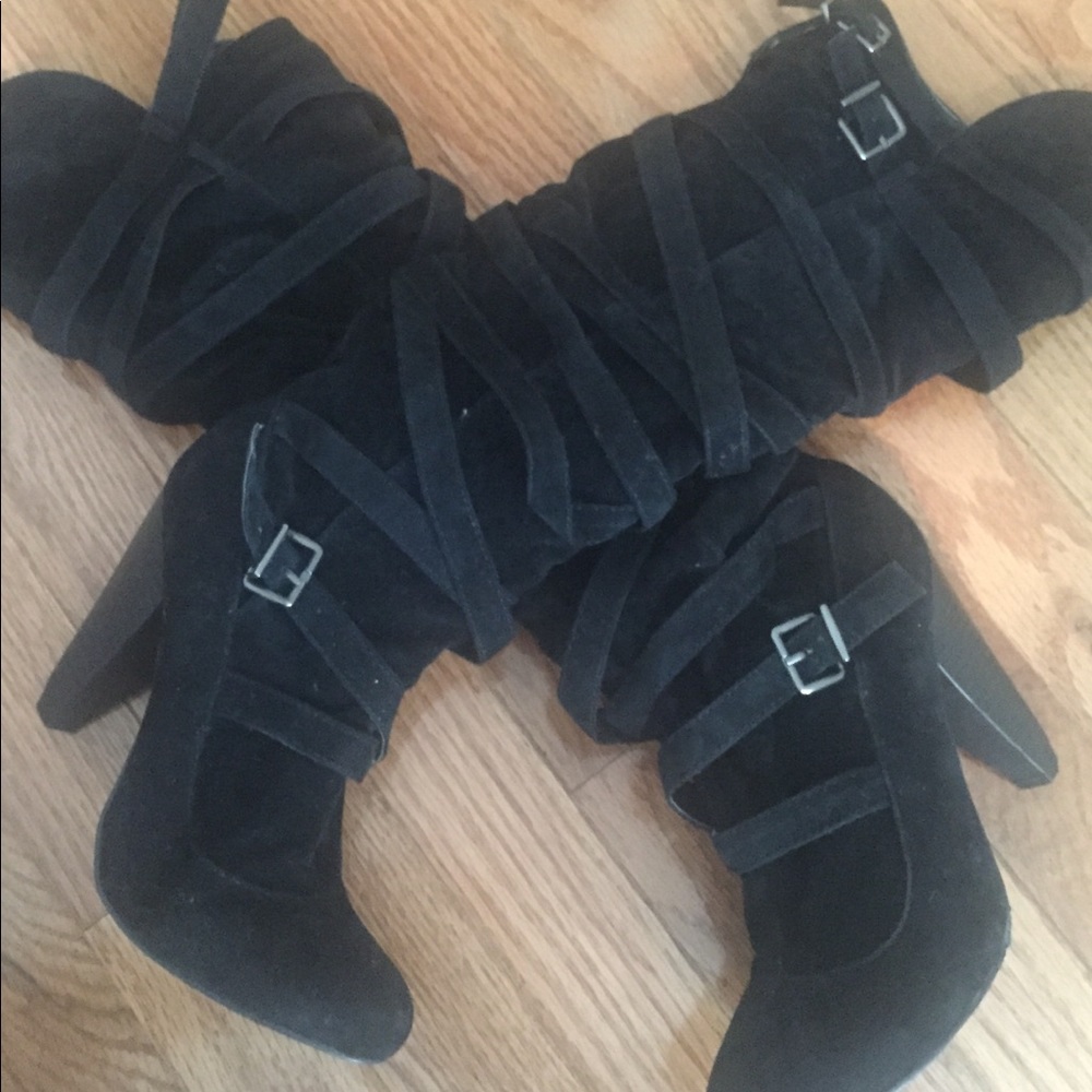 Black Boots - Picture 5 of 5