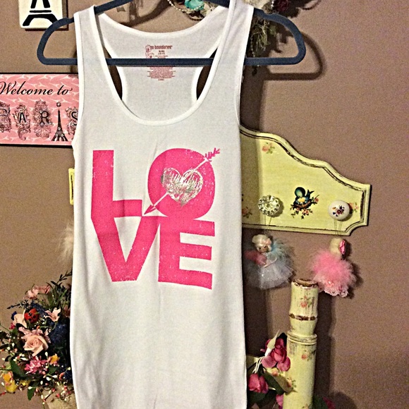 No boundaries racer back tank NWOT 👚👚 - Picture 1 of 2