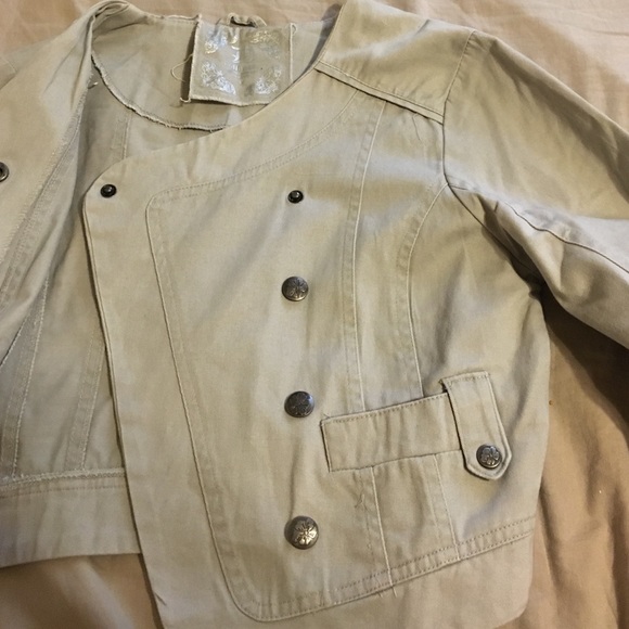 Jacket - Picture 2 of 4