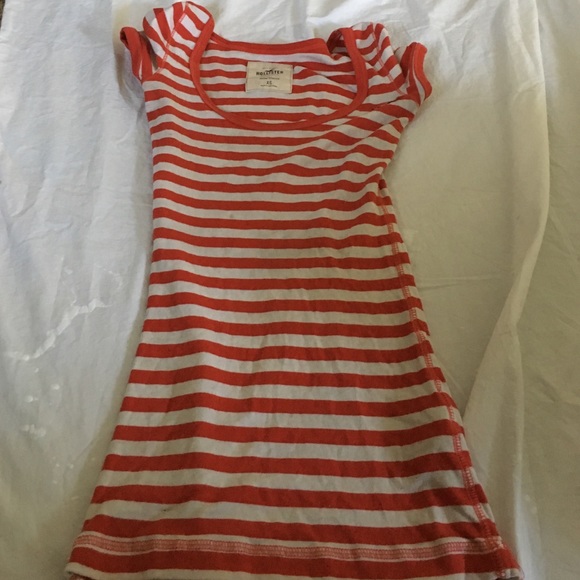 HOLLISTER red and white striped t shirt