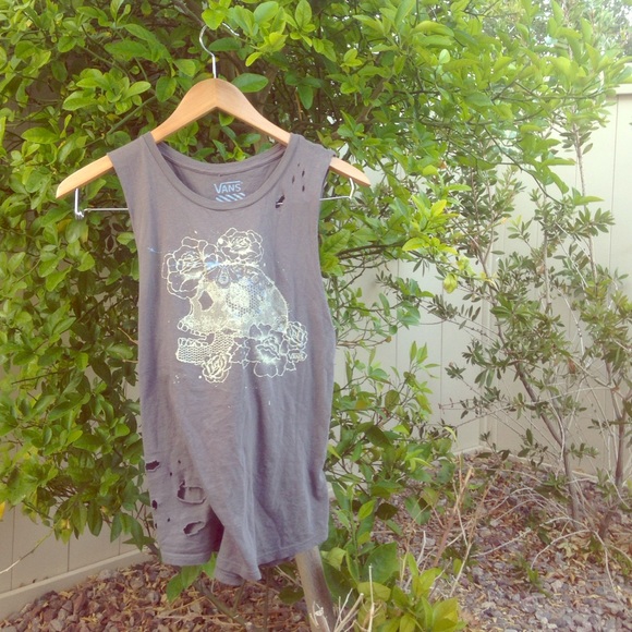 Grey tank top