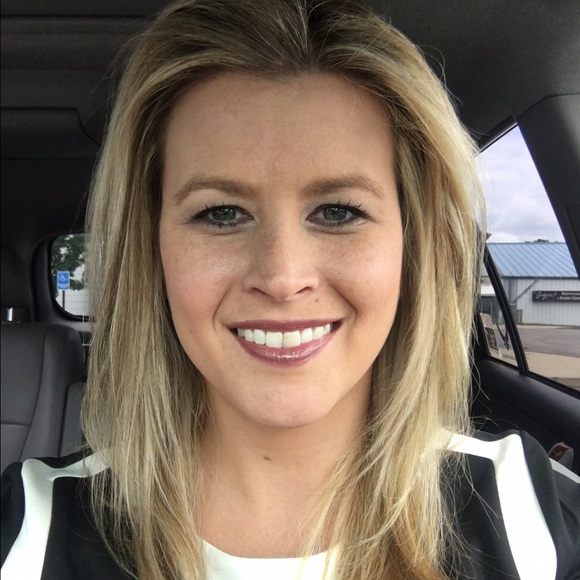 Meet your Posher, Valerie