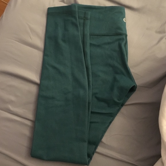 Lululemon wunder under Green