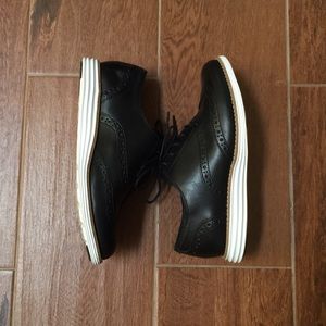 Cole Haan Original Grand Wing in black/white
