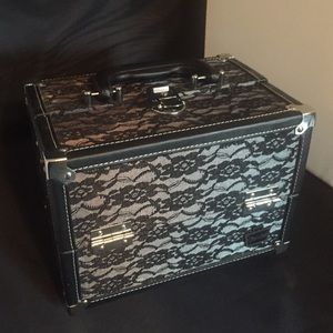 Black lace makeup case