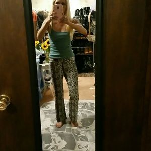 ๐ธCrop slinky flares super soft