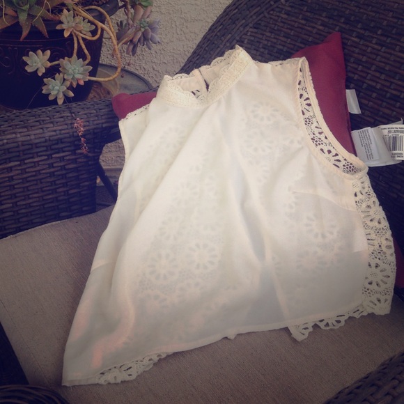 White crop top