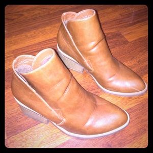 Apt. 9 Heel Ankle Booties - Size 9