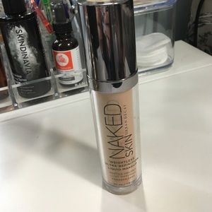 Urban decay naked skin Liquid foundation 4.0