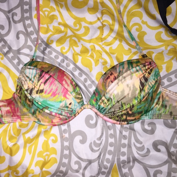 VS bathing suit too😻