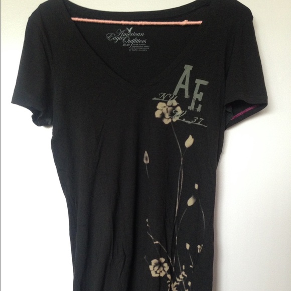 American Eagle graphic tee