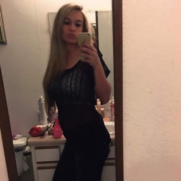 Meet your Posher, Amy - Picture 3 of 4