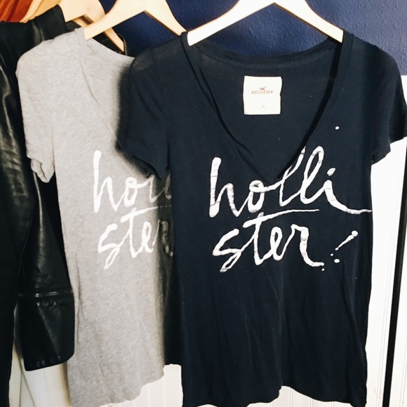 Hollister v neck tee navy blue