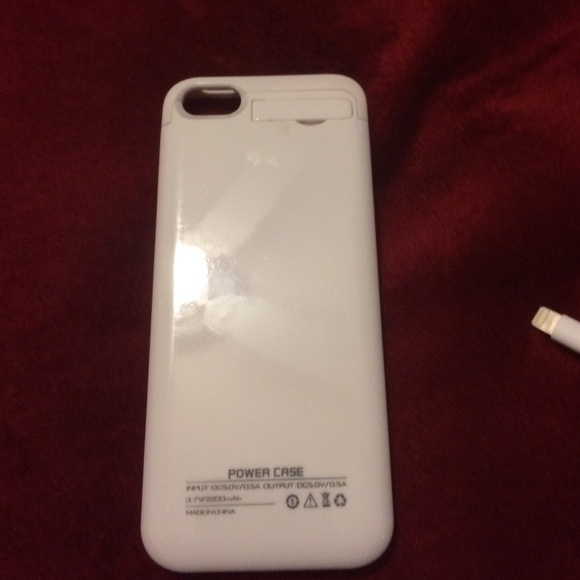 White iPhone 5s charging case like new