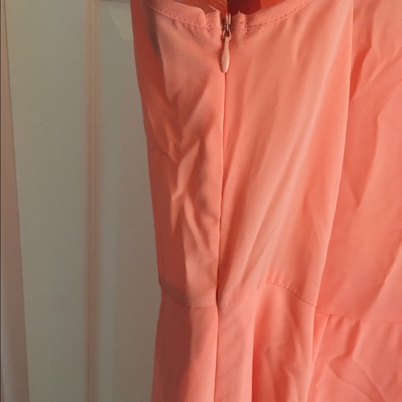 YA, peach dress - Picture 4 of 4