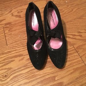Isaac Mizrahi black heels