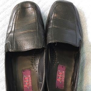 Women's slip on shoes