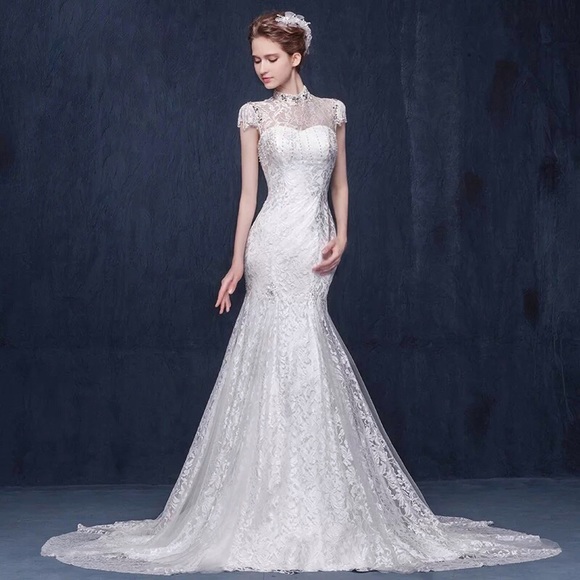 Retro elegant lace wedding gown