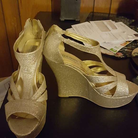 Gold sparkly wedges