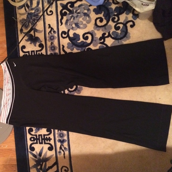 Large Nike sweatpants/yoga pants