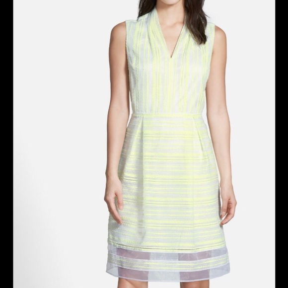 T Tahari
Tahari 'Sully' Dress - Picture 1 of 4