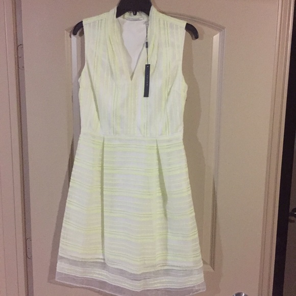 T Tahari
Tahari 'Sully' Dress - Picture 3 of 4