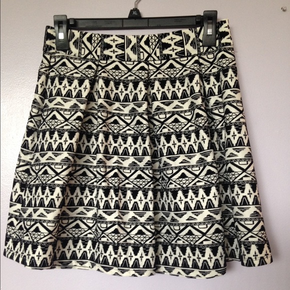 Forever 21 patterned skater skirt
