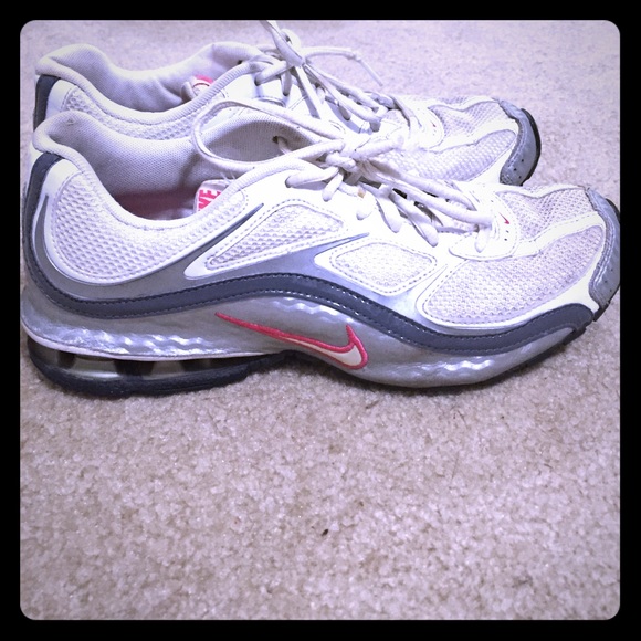 Nike REAX Run 5 Sneakers