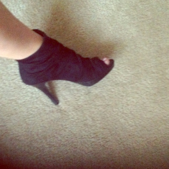 High heel peep toe