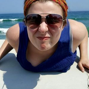 Meet your Posher, Jacqueline